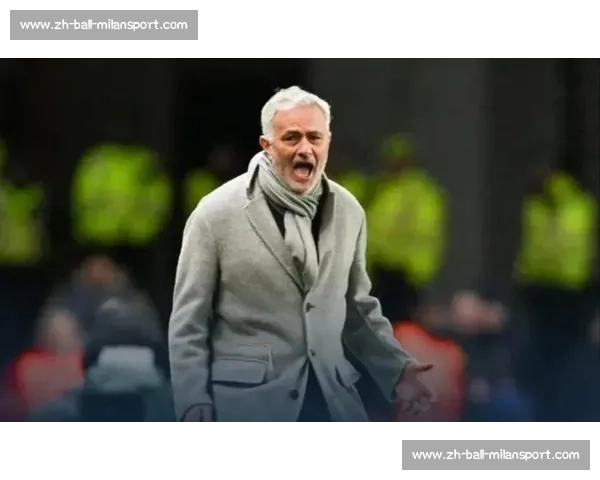 罗马诺:费内巴切接近租借杜兰,穆里尼奥钦点锋线新援 罗马诺:费内巴切接近租借杜兰,穆里尼奥钦点锋线新援