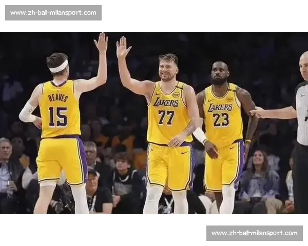 顶薪拒降！詹姆斯铁心离队，湖人重建东契奇时代开启