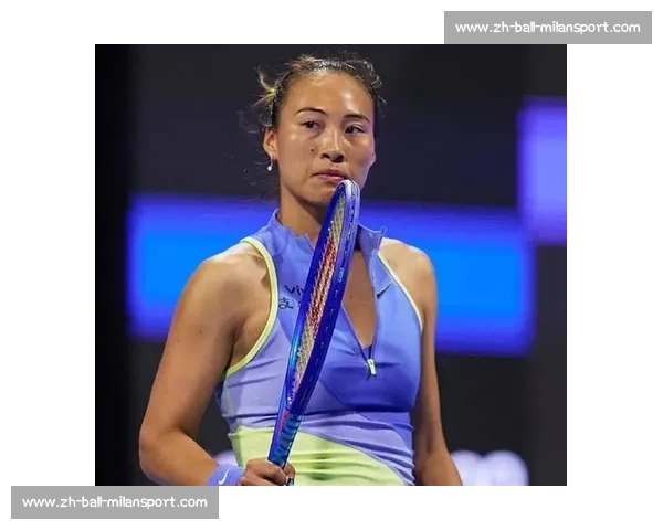 郑钦文首入温网夺冠前十却再遭一轮游！萨巴伦卡领跑热门榜，莱巴金娜成最大黑马